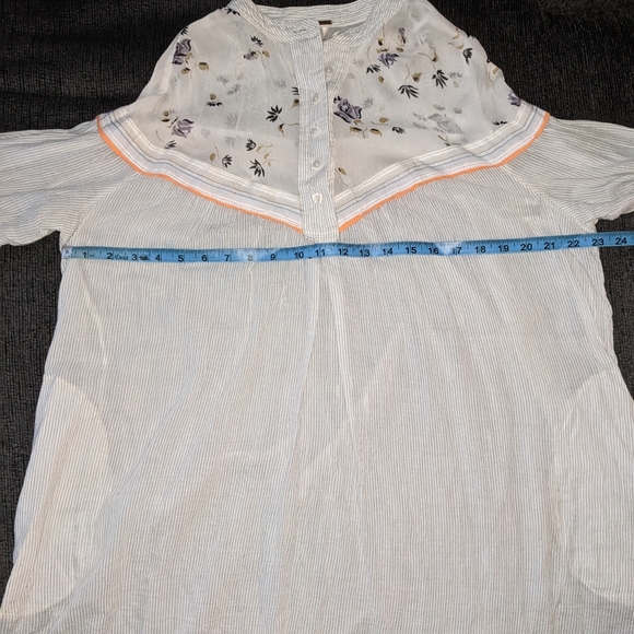 Free People Hearts and Color blouse - Picture 5 of 7
